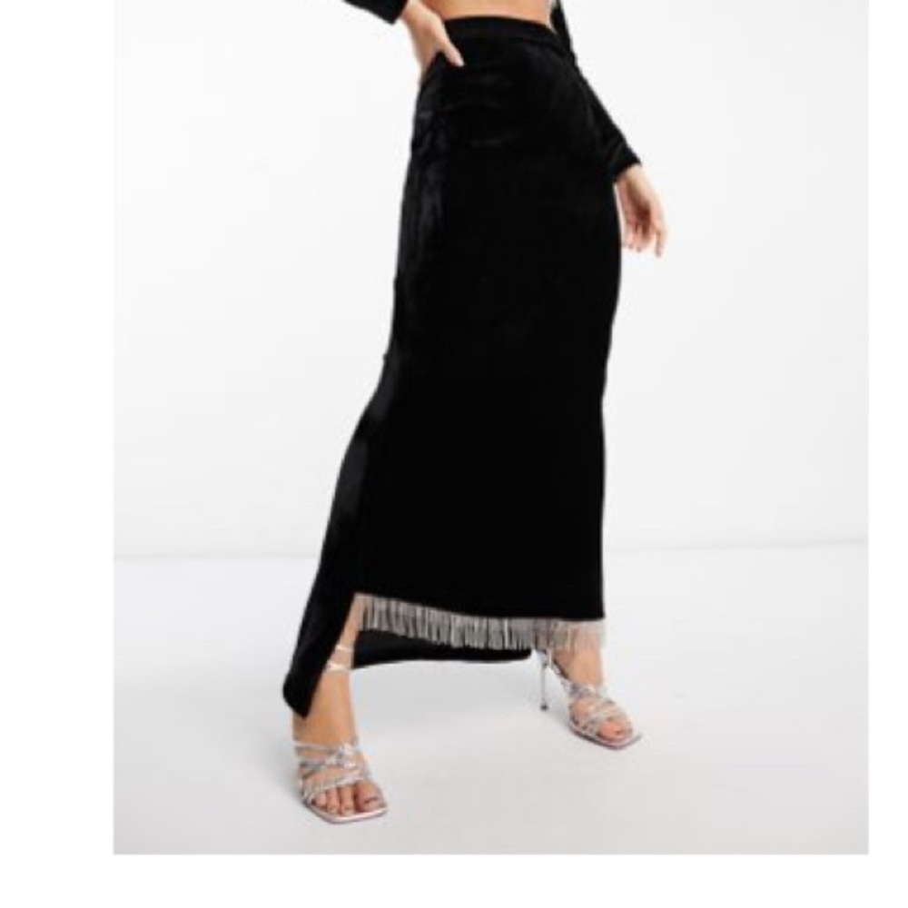 Elegant Black Velvet Skirt with Fringe Detail